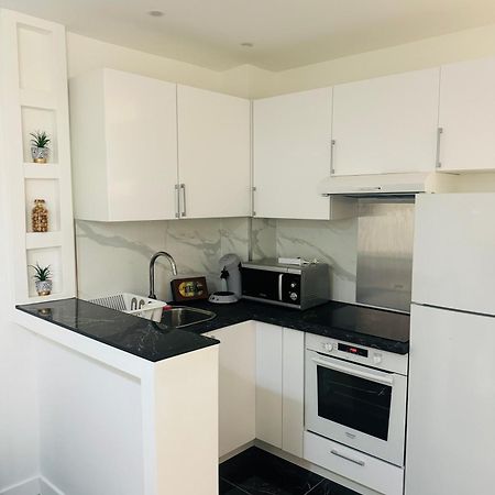 Charmante Appartement F2 Au Coeur De Paris 1Er Luaran gambar