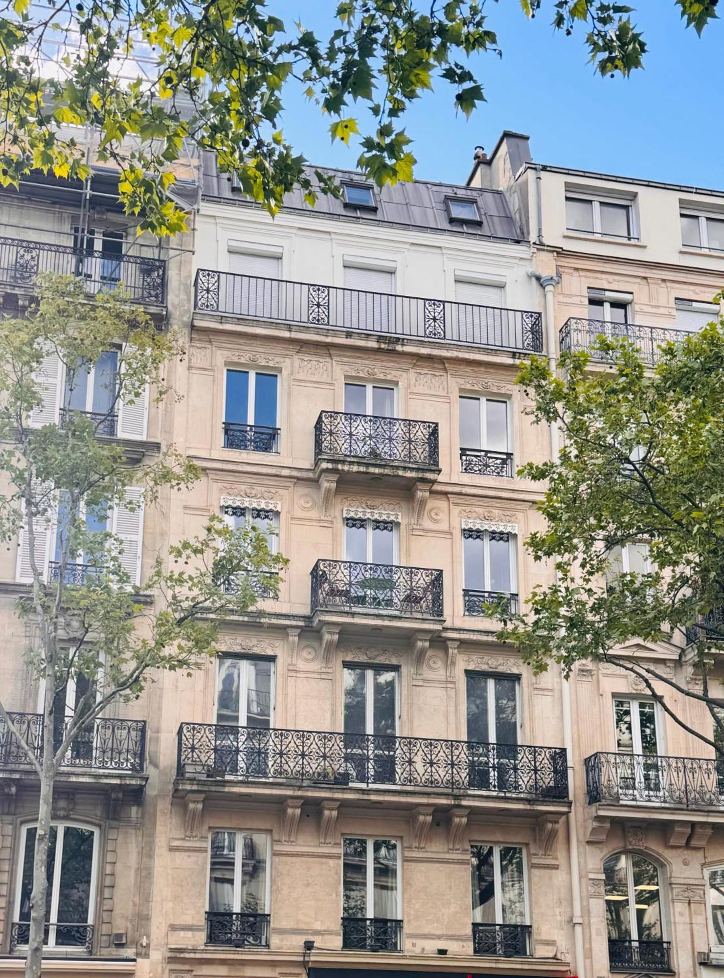 Charmante Appartement F2 Au Coeur De Paris 1Er Luaran gambar