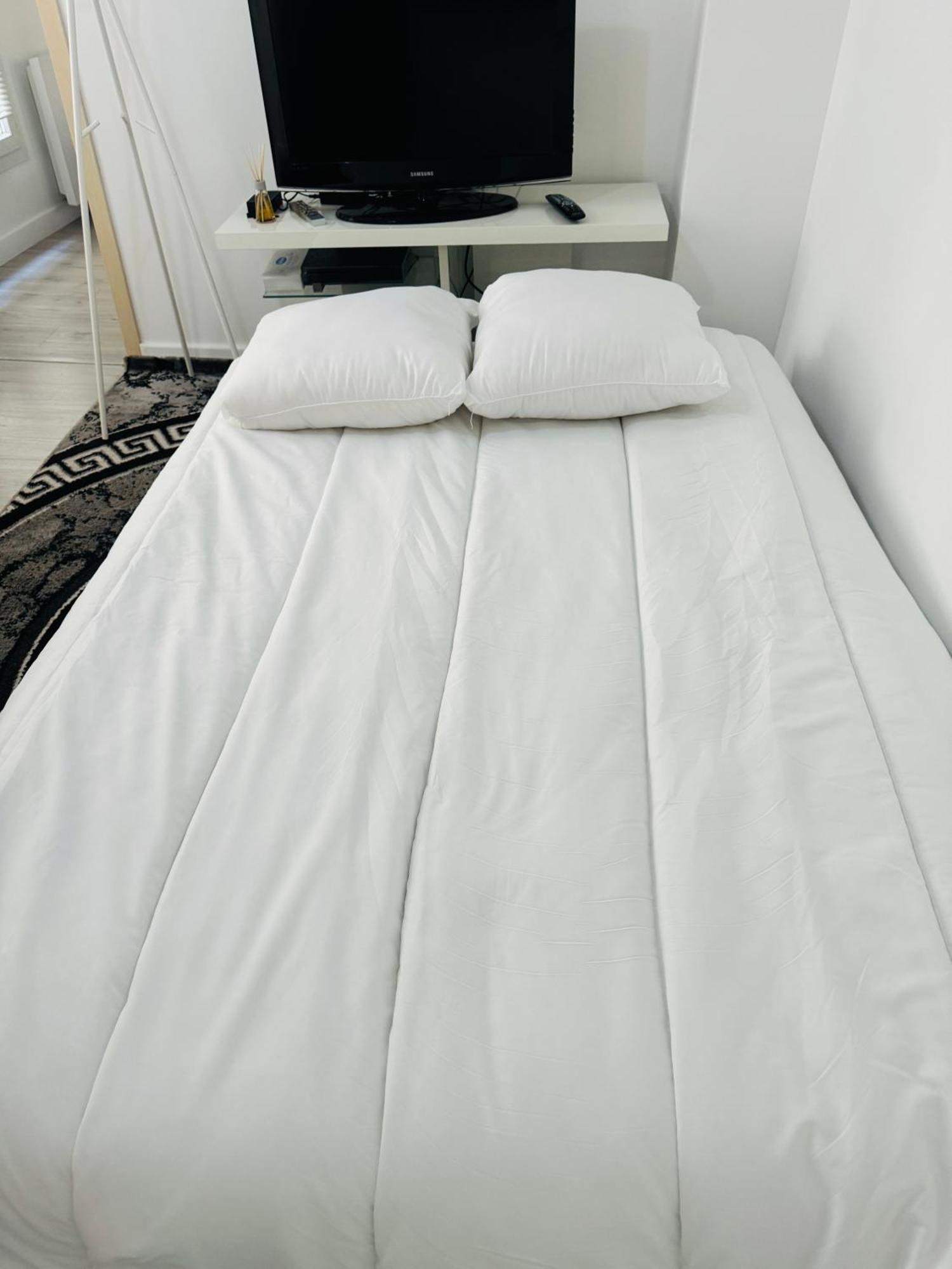 Charmante Appartement F2 Au Coeur De Paris 1Er Luaran gambar