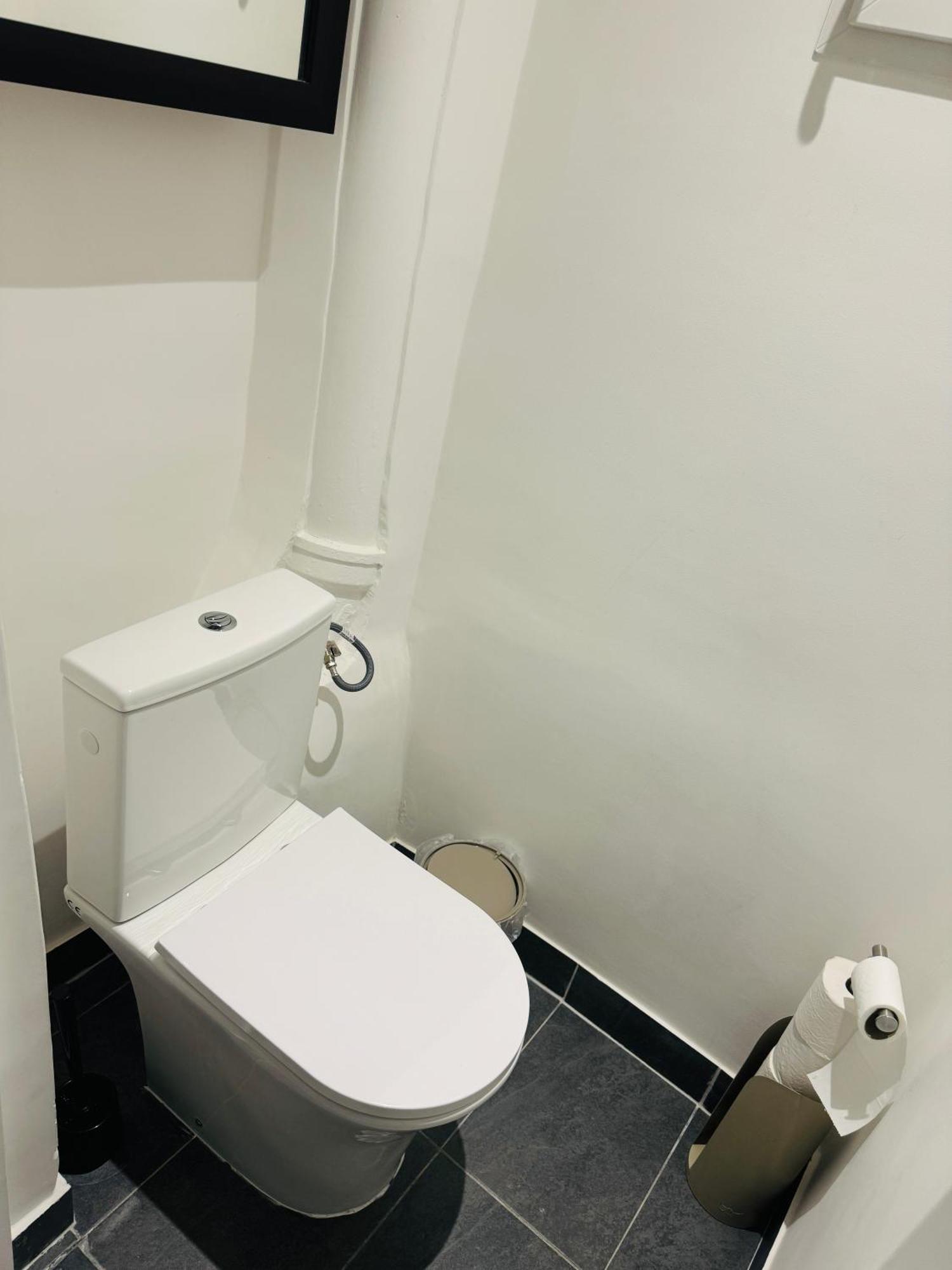 Charmante Appartement F2 Au Coeur De Paris 1Er Luaran gambar